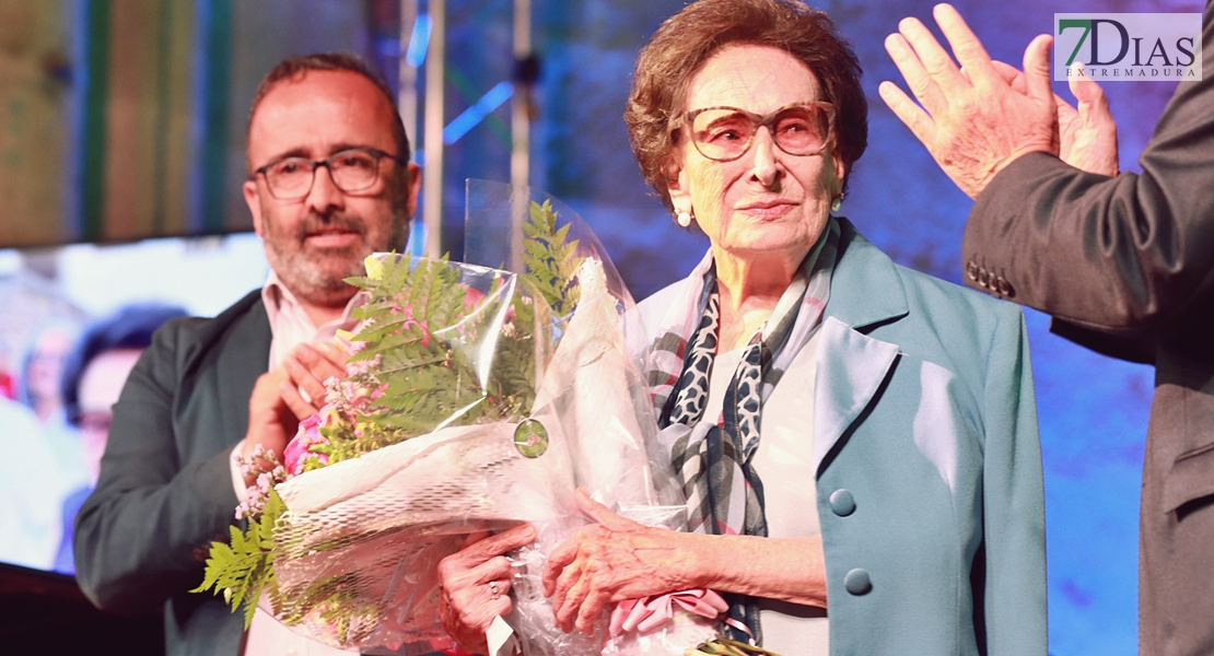 Así fue la emotiva entrega del I Premio Conchita Viera de la Diputación de Cáceres