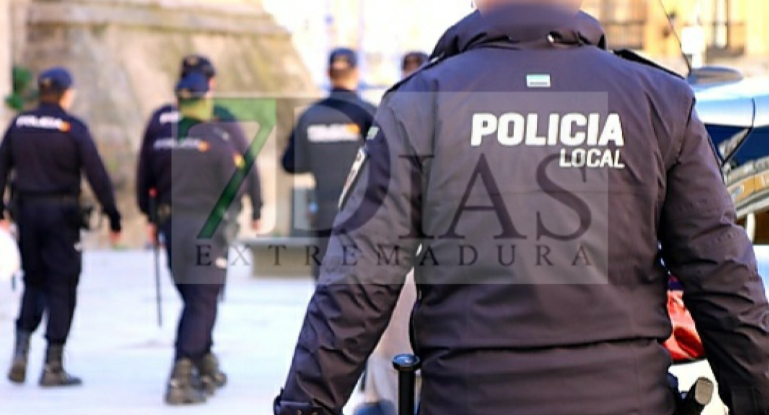 Policía Local lo traslada a centro hospitalario tras accidentarse en Badajoz