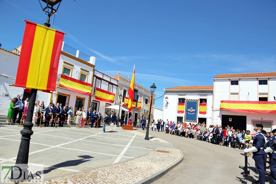 Más de 100 personas participan en la Jura de Bandera Civil de Valencia del Mombuey