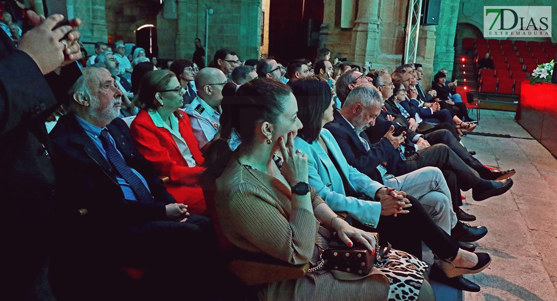 Así fue la emotiva entrega del I Premio Conchita Viera de la Diputación de Cáceres