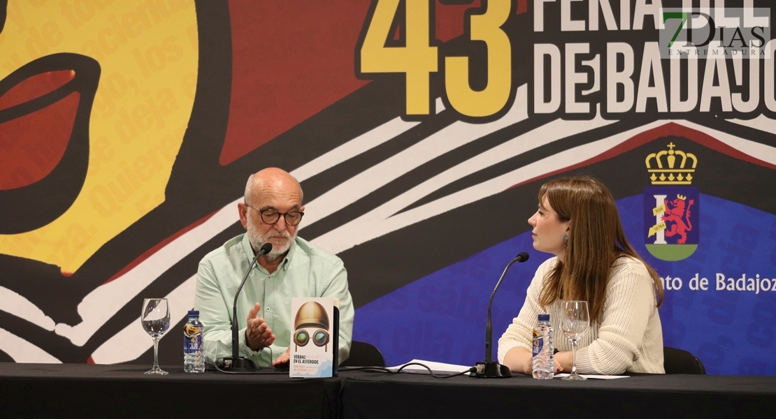 ¿Has pasado ya por la Feria del Libro de Badajoz? Búscate en nuestras fotos