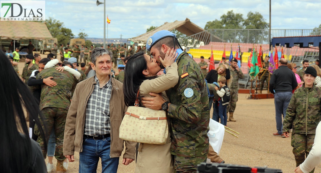 Emoción en la llegada del segundo contingente de militares extremeños a Bótoa