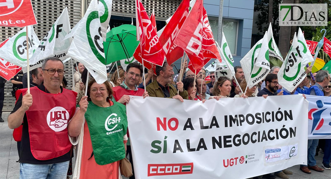 Manifestación en Badajoz ante la Agencia Tributaria: podría haber una gran huelga en julio