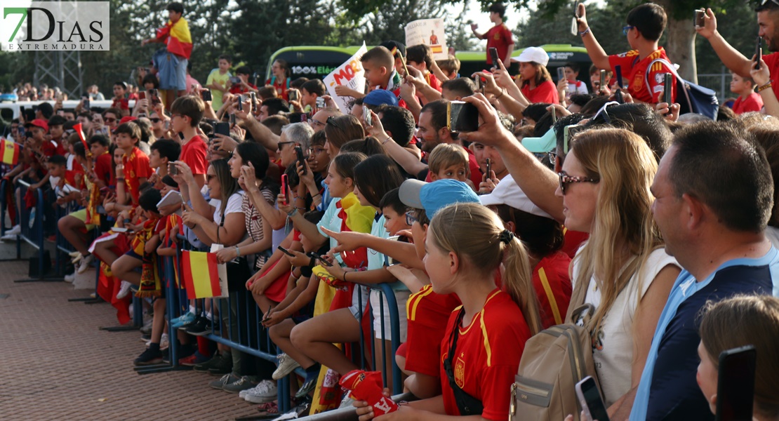 Así se vivió el España - Andorra en los aledaños del Nuevo Vivero de Badajoz