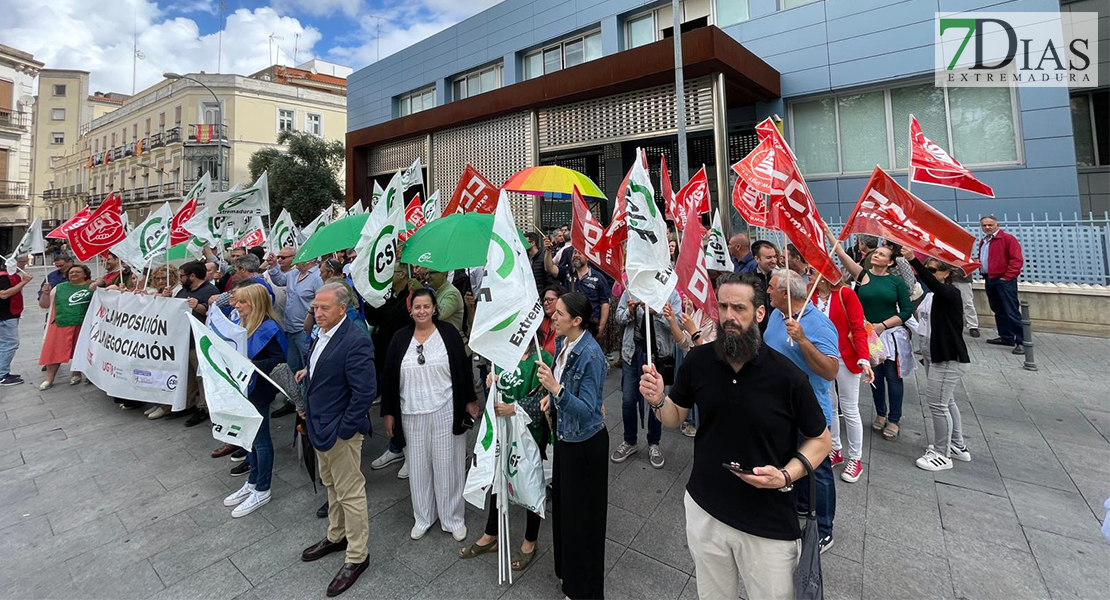 Manifestación en Badajoz ante la Agencia Tributaria: podría haber una gran huelga en julio