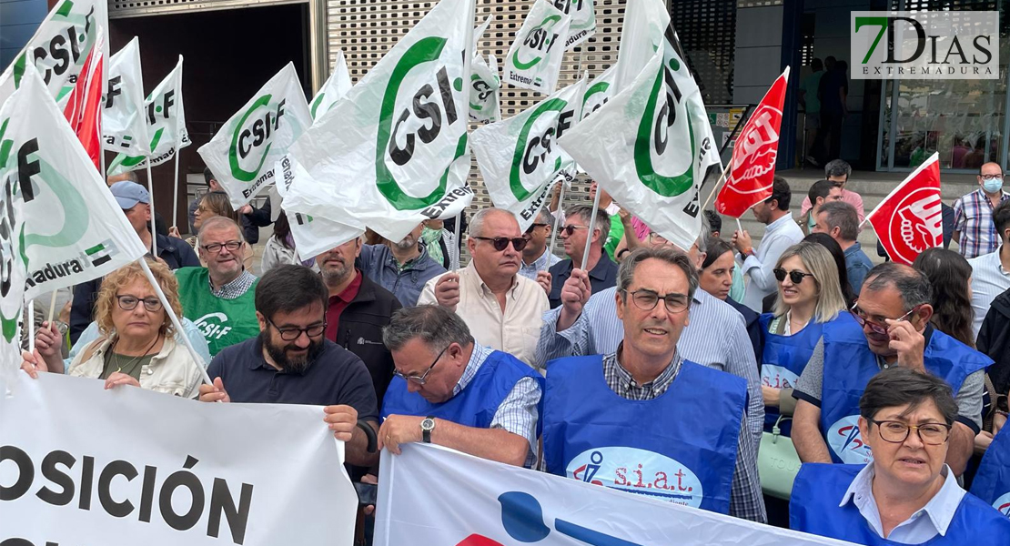 Manifestación en Badajoz ante la Agencia Tributaria: podría haber una gran huelga en julio