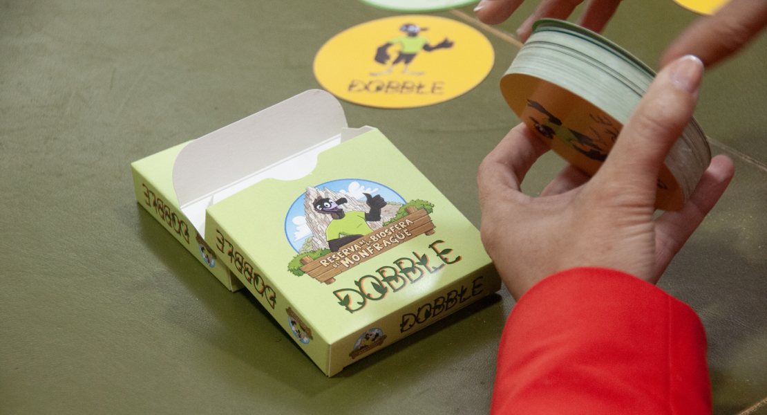 Lanzan un juego de cartas basado en la flora y fauna de la Reserva de la Biosfera de Monfragüe