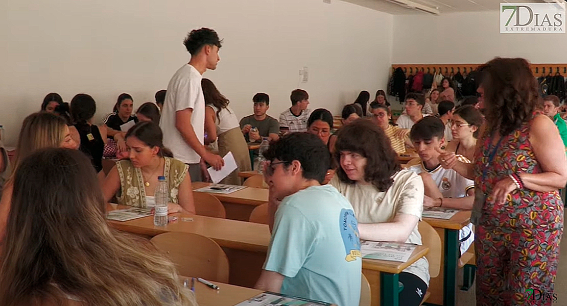 Los profesores se revelan tras el difícil examen de Biología de la EBAU en Extremadura