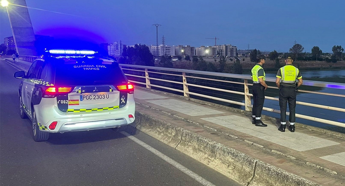 Evitan que una mujer se arroje al río desde el Puente Real de Badajoz