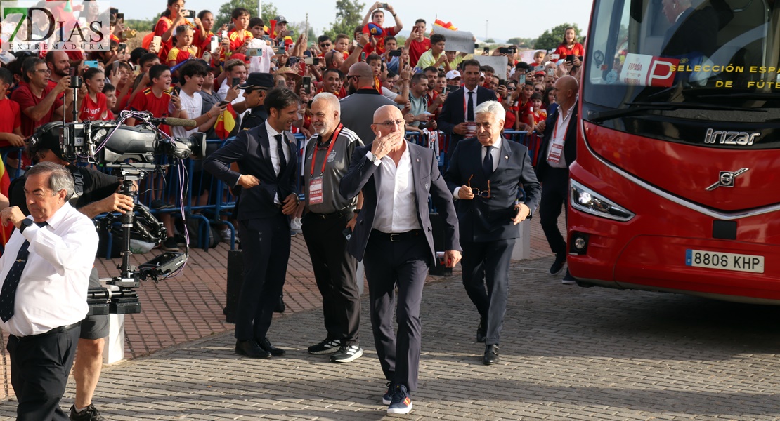 Así se vivió el España - Andorra en los aledaños del Nuevo Vivero de Badajoz