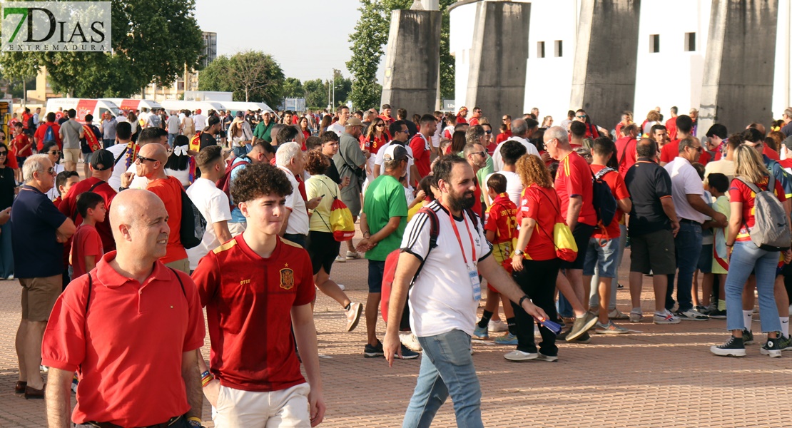 Así se vivió el España - Andorra en los aledaños del Nuevo Vivero de Badajoz