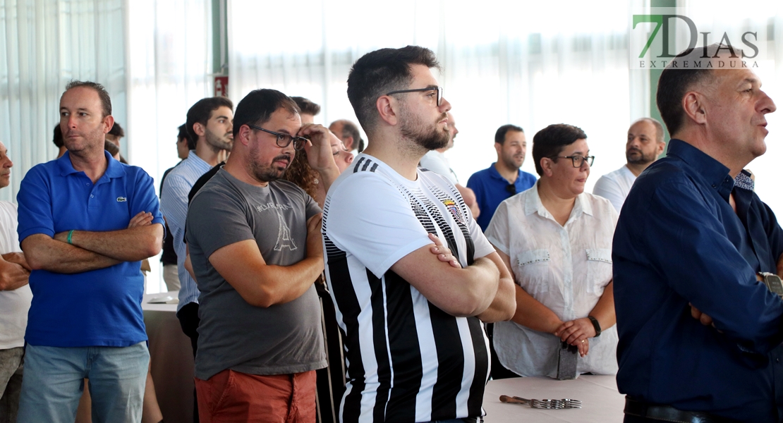 Imágenes de la presentación de la campaña de abonos del CD Badajoz