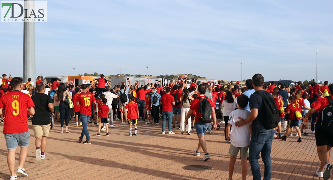 Así se vivió el España - Andorra en los aledaños del Nuevo Vivero de Badajoz