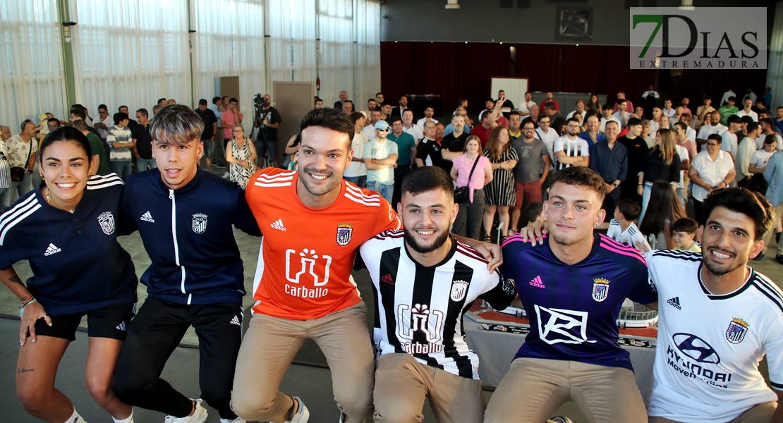 Imágenes de la presentación de la campaña de abonos del CD Badajoz