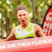 El extremeño Daniel Castro gana el Campeonato de España de Triatlón en categoría cadete