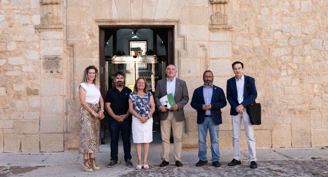 La Diputación de Cáceres firma un protocolo de colaboración con APAMEX