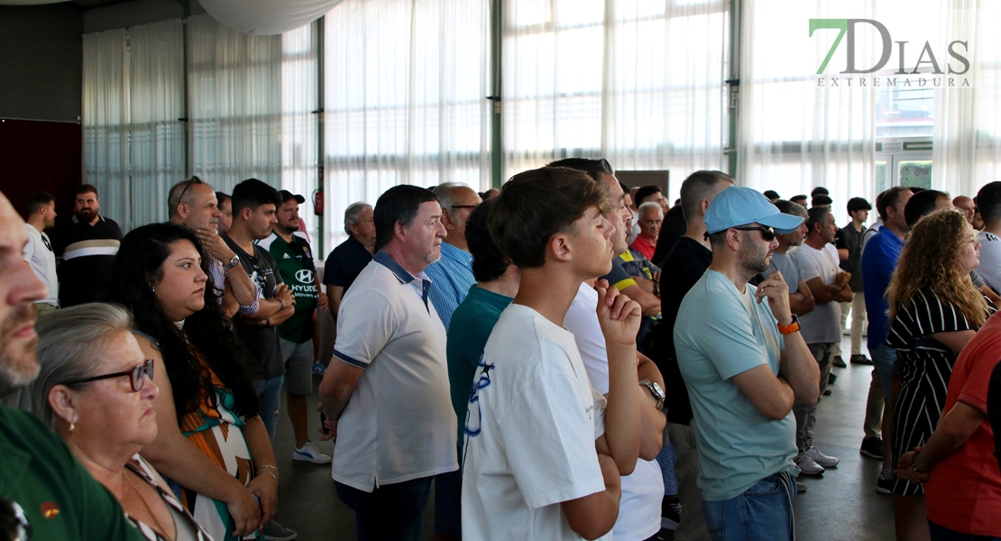 Imágenes de la presentación de la campaña de abonos del CD Badajoz