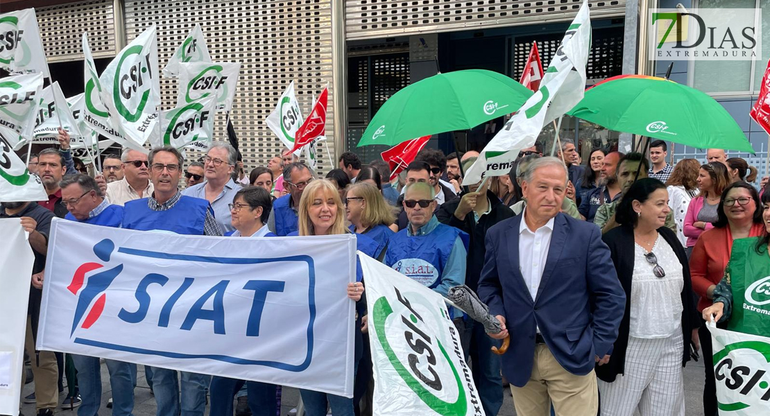 Manifestación en Badajoz ante la Agencia Tributaria: podría haber una gran huelga en julio