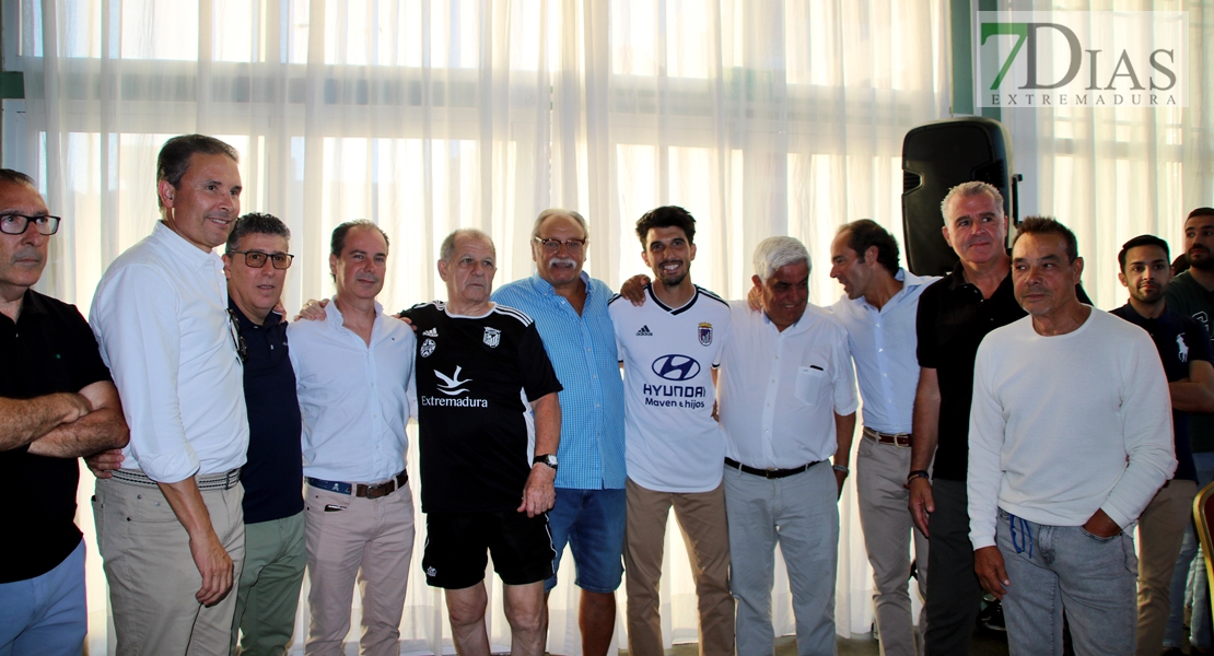 Imágenes de la presentación de la campaña de abonos del CD Badajoz