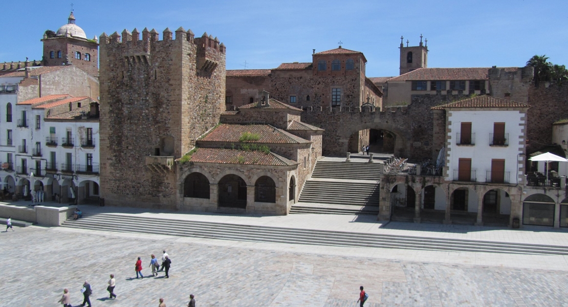 Dispositivo especial de seguridad para vivir la final de la Eurocopa en la Plaza Mayor de Cáceres