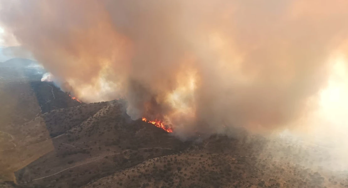 Impactantes imágenes de los incendios de Puebla del Maestre y Ribera del Fresno