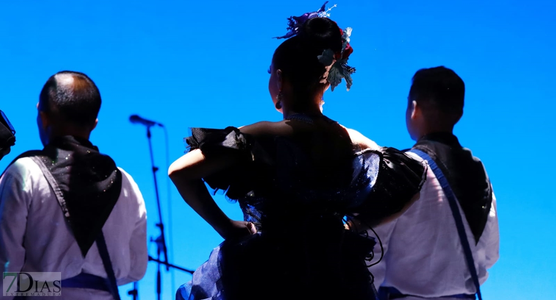 Así se vivió la primera gala del Festival Folklórico de Extremadura en Badajoz