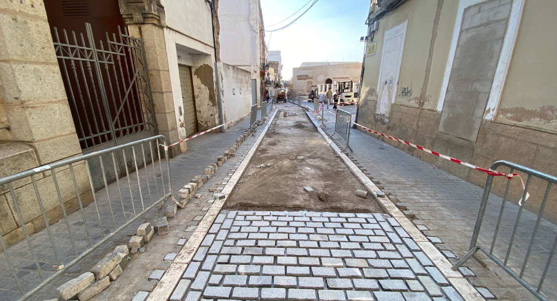 El Ayto. de Badajoz rectifica y habrá cambios en el adoquinado de esta calle