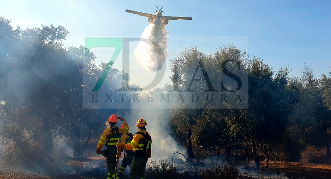 Incendio a las afueras de Badajoz este martes: "Hemos pasado mucho miedo"