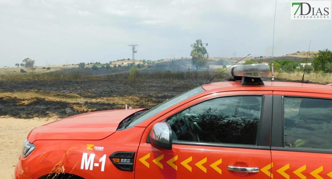 Declarado el nivel 1 en un incendio en Badajoz: está próximo a viviendas