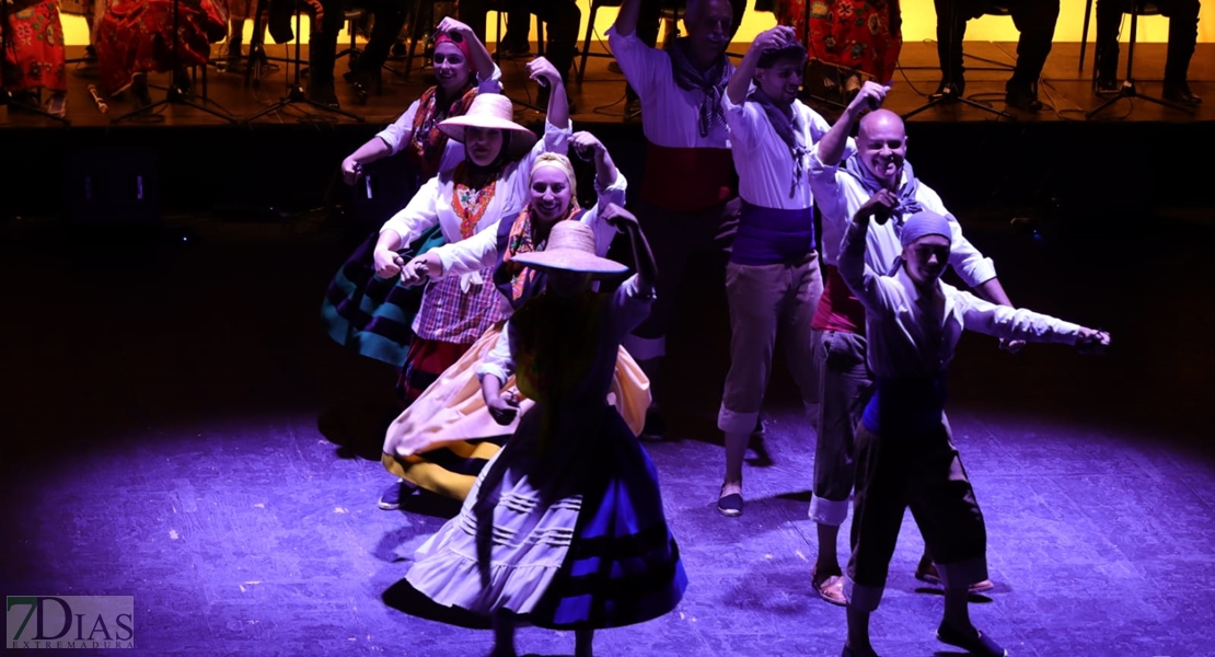 Así se vivió la primera gala del Festival Folklórico de Extremadura en Badajoz