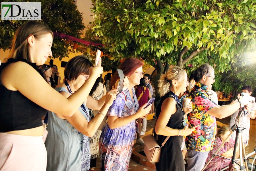 Fiesta para dar la bienvenida a los países participantes en el Festival Folklórico de Extremadura