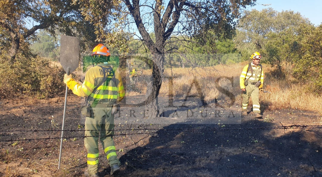 Incendio a las afueras de Badajoz este martes: "Hemos pasado mucho miedo"