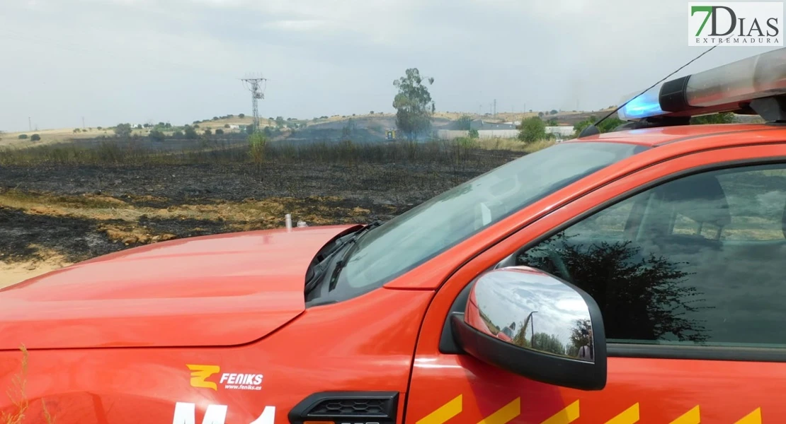 Declarado el nivel 1 en un incendio en Badajoz: está próximo a viviendas