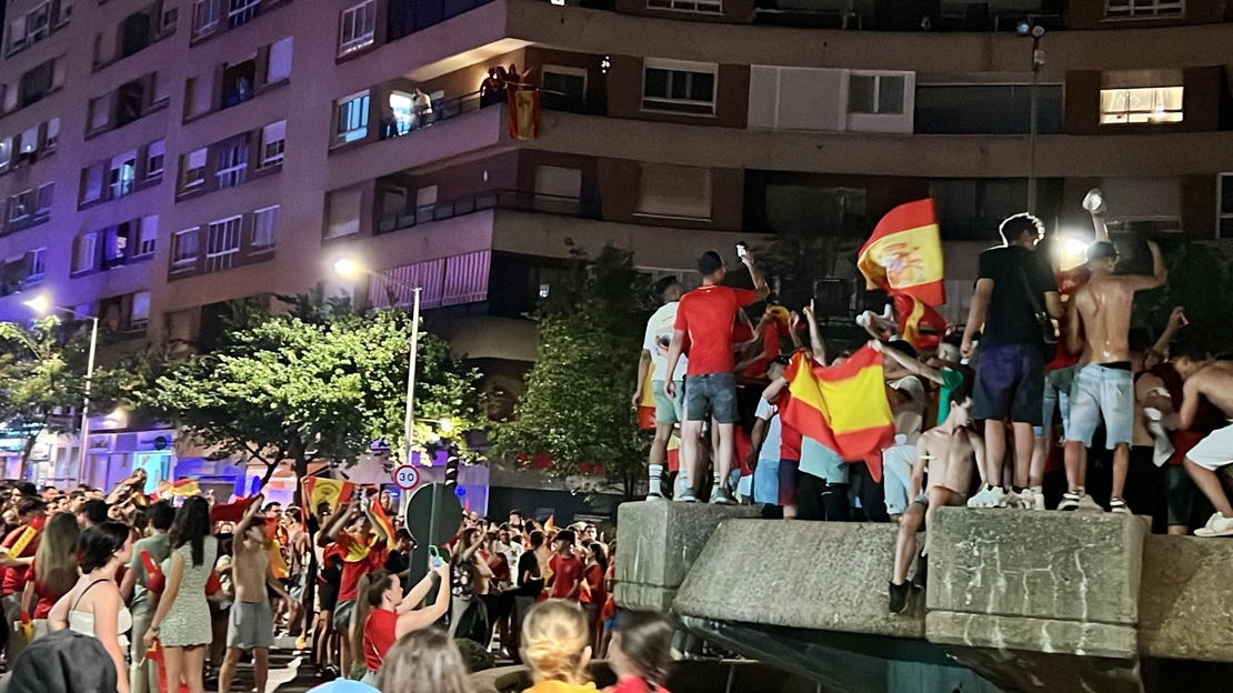 Euforia en Badajoz para celebrar la victoria de España en la Eurocopa