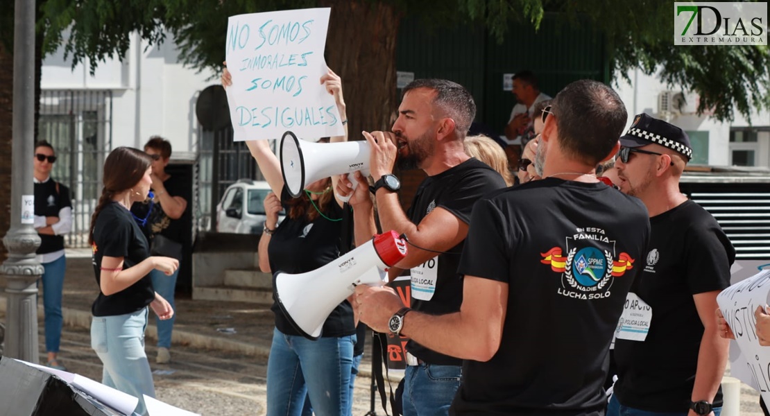 Continúa la "guerra" entre el Ayuntamiento de Villafranca de los Barros y la Policía Local