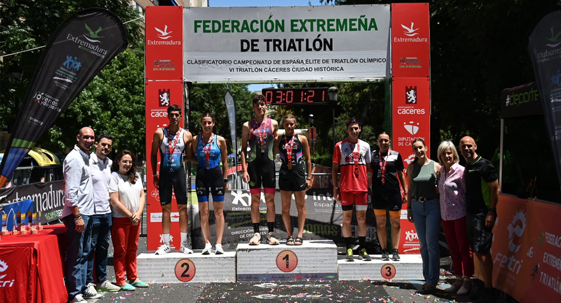 Ana Gómez y Julen Andueza ganan el triatlón clasificatorio de Cáceres para el Campeonato de España