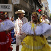 Las calles de Badajoz rebosan de alegría y color en el desfile del Festival Folklórico de Extremadura