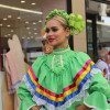 Las calles de Badajoz rebosan de alegría y color en el desfile del Festival Folklórico de Extremadura