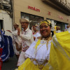 Las calles de Badajoz rebosan de alegría y color en el desfile del Festival Folklórico de Extremadura