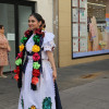 Las calles de Badajoz rebosan de alegría y color en el desfile del Festival Folklórico de Extremadura