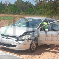 Una joven herida tras accidentarse en la EX-110 (BA)