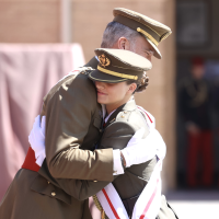 Felipe VI entrega a la princesa Leonor la Gran Cruz del Mérito Militar tras su paso por Zaragoza