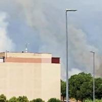 La Policía corta la Avenida Manuel Rojas Torres por un incendio