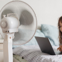 Los ventiladores siguen siendo la opción más económica para refrescar el hogar