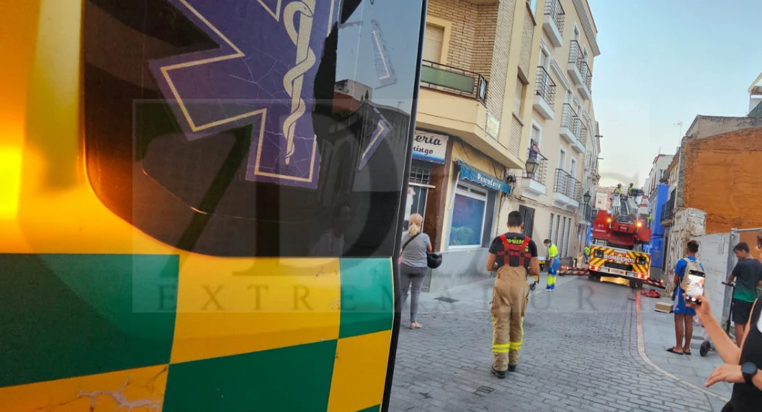 Así ha sido la intervención de los bomberos en una vivienda del centro de Badajoz