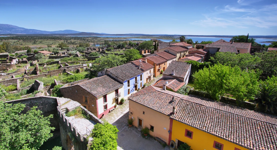 Jóvenes extremeños podrán solicitar esta ayuda para comprar una vivienda en Extremadura