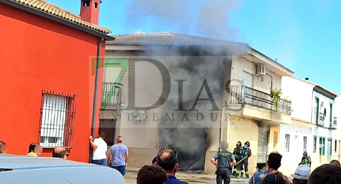 Un joven de 18 años sufre quemaduras de 2º grado tras incendiarse su vivienda en Lobón (BA)