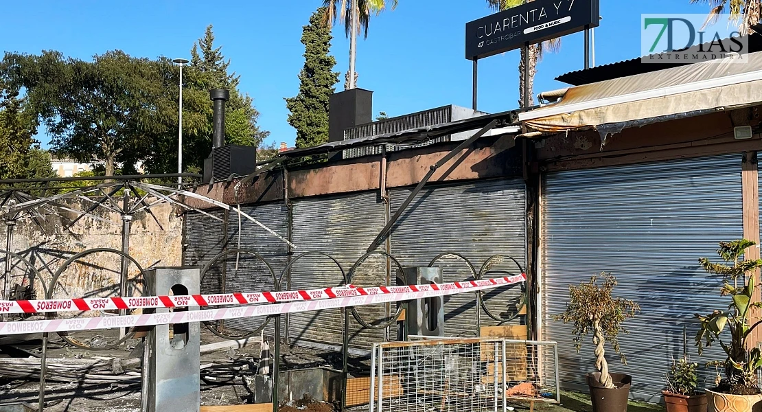 REPOR - Desoladoras imágenes tras el incendio en el pub del río en Badajoz