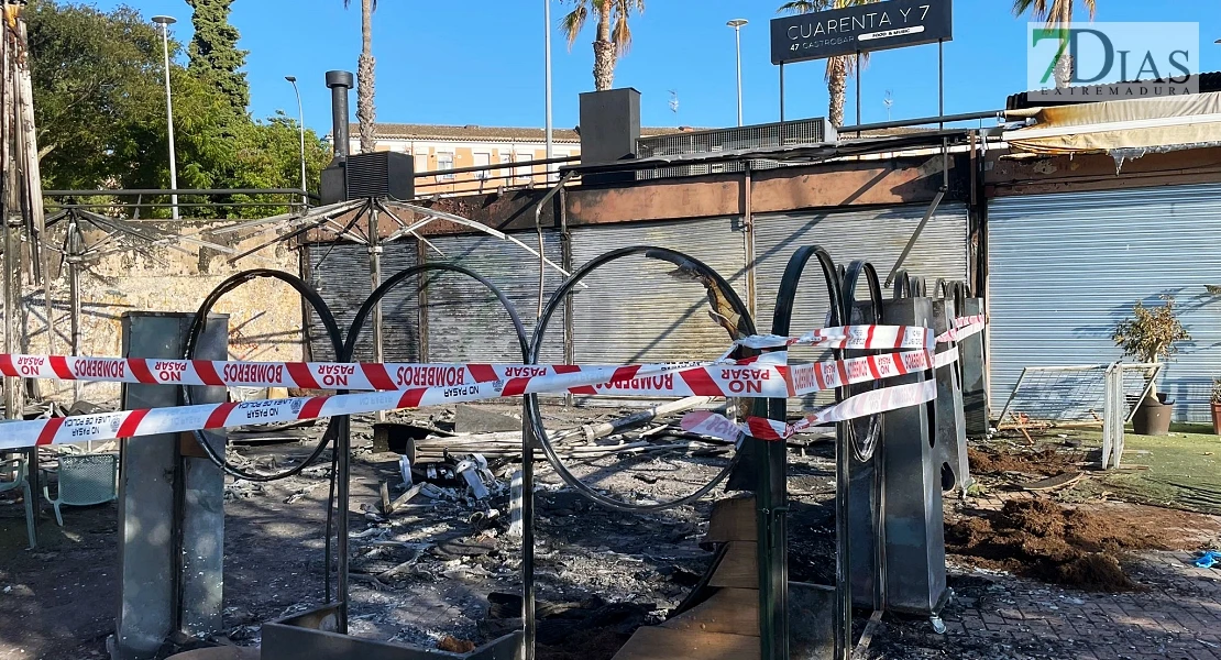 REPOR - Desoladoras imágenes tras el incendio en el pub del río en Badajoz