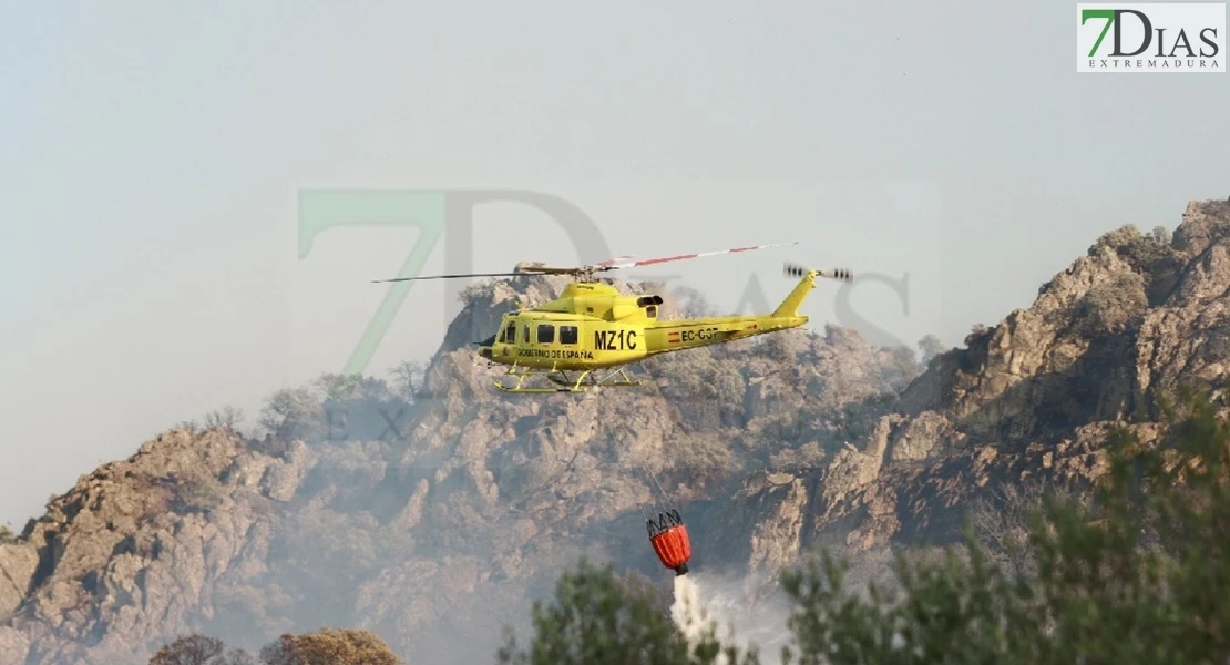 Impactantes imágenes del incendio Nivel 1 en la Sierra Gragera (Extremadura)